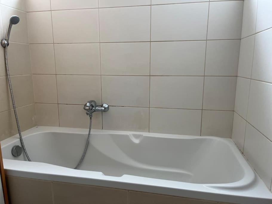 Apartment Hurka - 15 Min Do Centra, Garaz Prague Ngoại thất bức ảnh