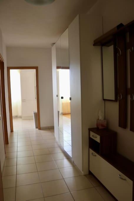 Apartment Hurka - 15 Min Do Centra, Garaz Prague Ngoại thất bức ảnh