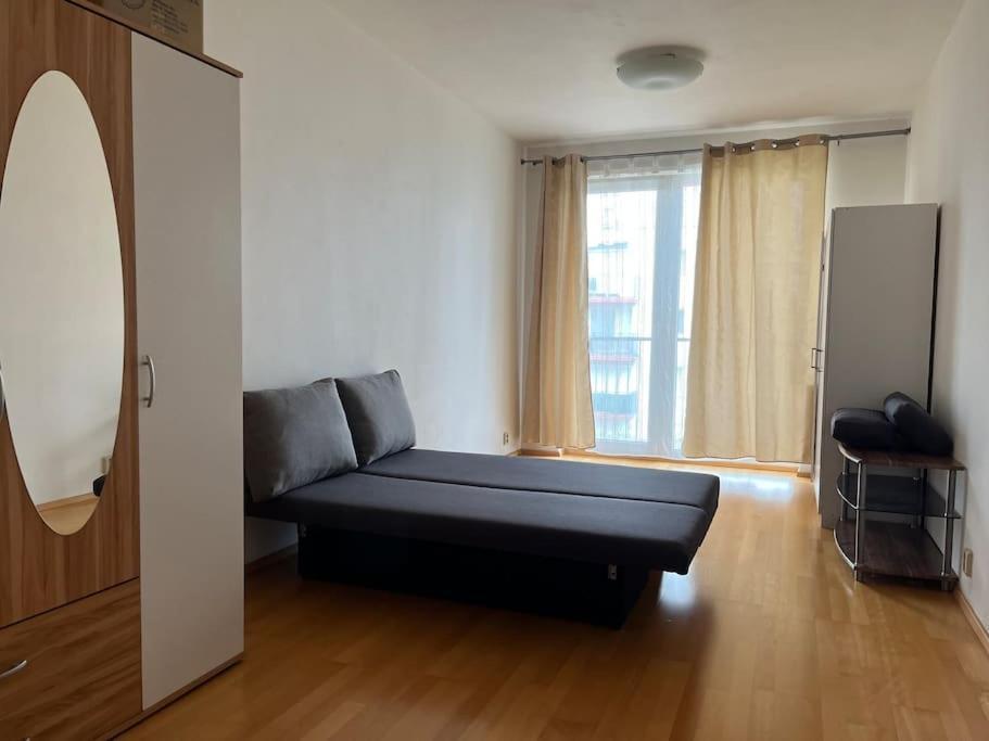 Apartment Hurka - 15 Min Do Centra, Garaz Prague Ngoại thất bức ảnh