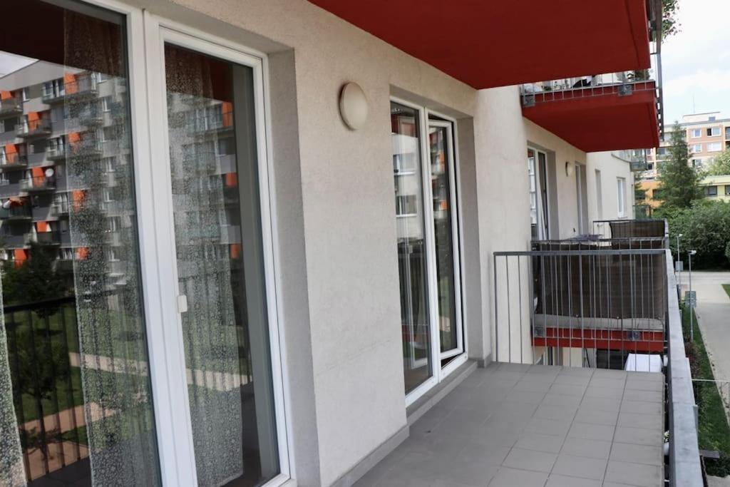 Apartment Hurka - 15 Min Do Centra, Garaz Prague Ngoại thất bức ảnh
