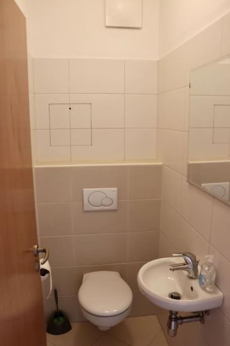Apartment Hurka - 15 Min Do Centra, Garaz Prague Ngoại thất bức ảnh